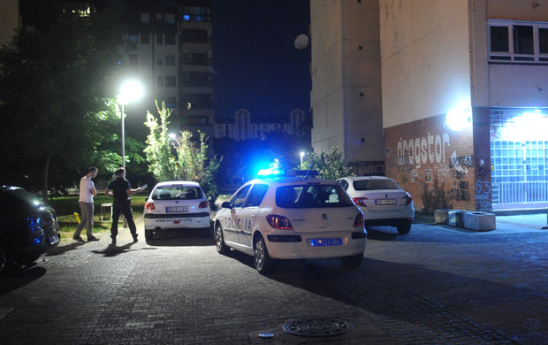 Пуцњава и масовна туча Делија и Гробара на Новом Београду: Полиција с калашњиковима блокирала крај, има рањених (ФОТО) 